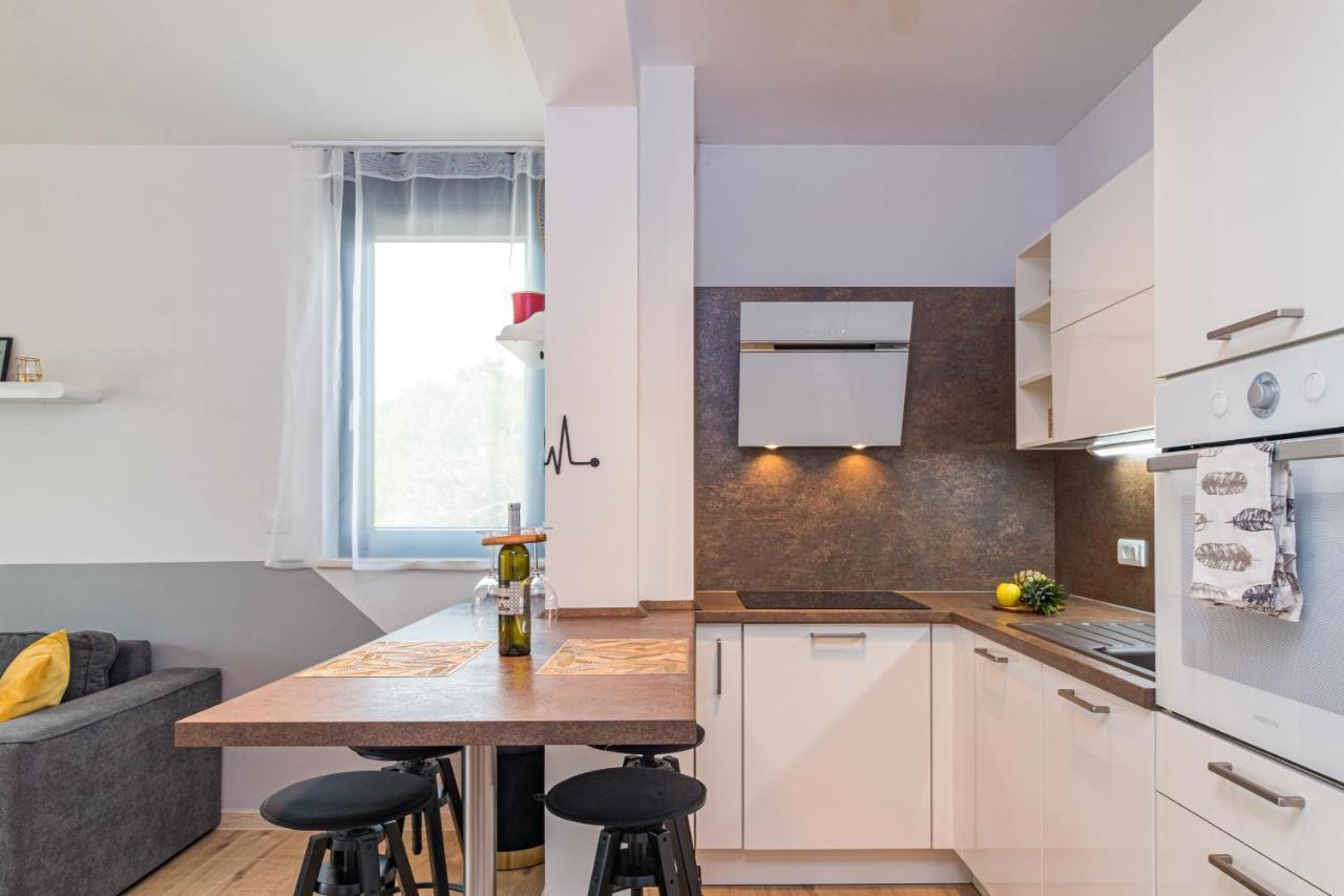 Apartment M****, New City Apartment + Parking Pula Exterior foto