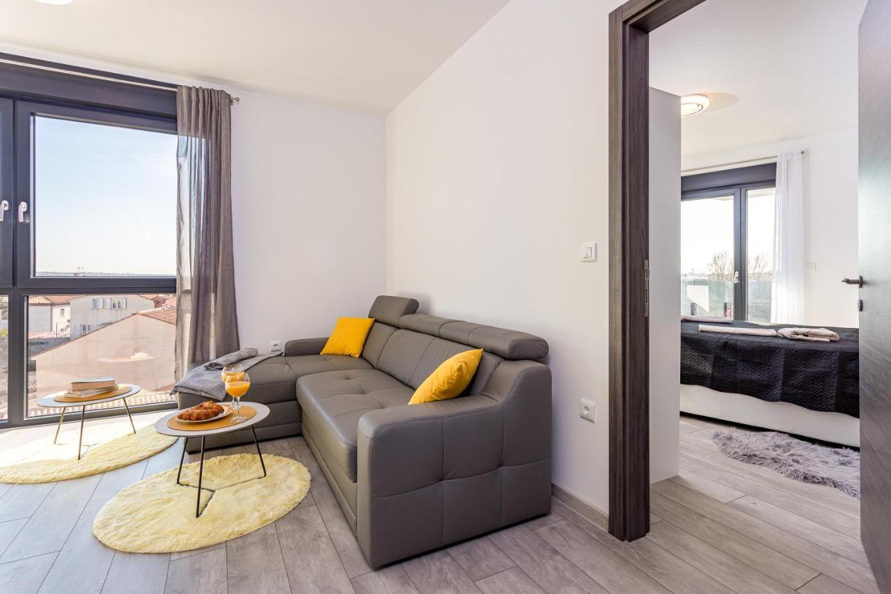 Apartment M****, New City Apartment + Parking Pula Exterior foto