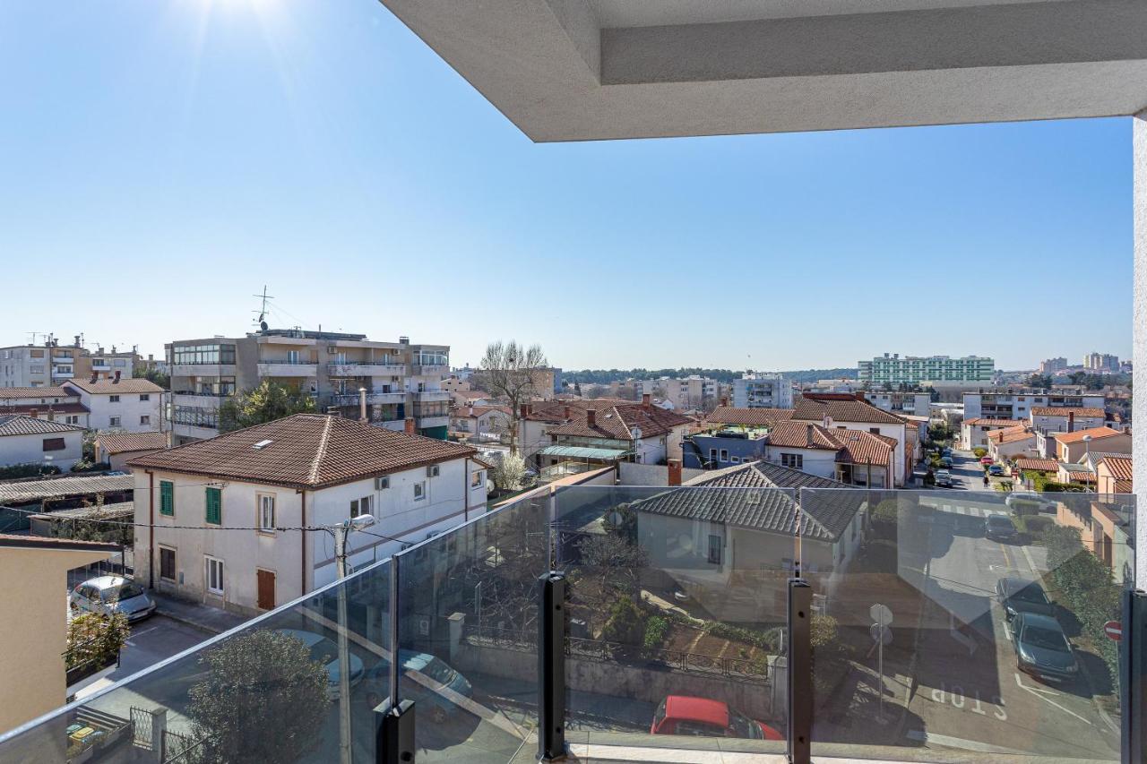 Apartment M****, New City Apartment + Parking Pula Exterior foto